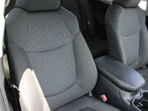 Used 2024 Toyota RAV4 XLE AWD/4WD image 13