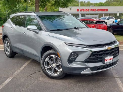 Used 2023 Chevrolet Blazer LT w/ Convenience Package FWD image 2