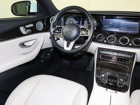 Used 2019 Mercedes-Benz E 300 E 300 image 9