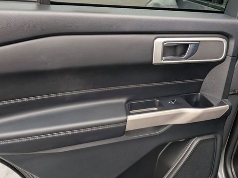 Used 2022 Ford Explorer XLT w/ Equipment Group 202A image 25