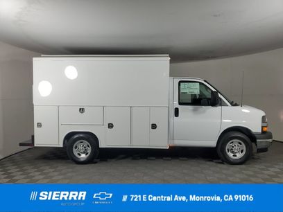 New 2026 Chevrolet Express 3500 w/ Power Convenience Package