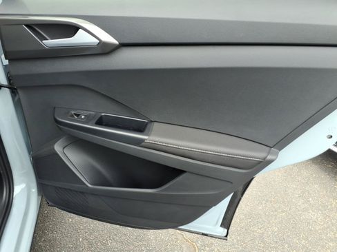 New 2026 Volkswagen Taos SE FWD image 6