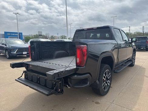 Used 2023 GMC Sierra 1500 AT4 w/ AT4 Preferred Package AWD/4WD image 5