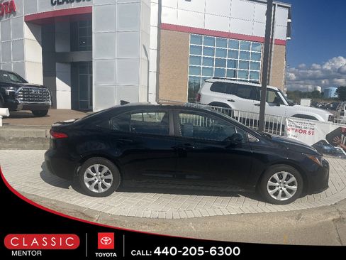 Used 2023 Toyota Corolla LE FWD image 1
