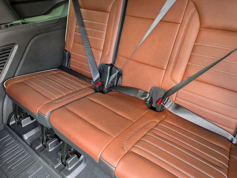 Used 2023 GMC Yukon Denali Ultimate AWD/4WD image 10