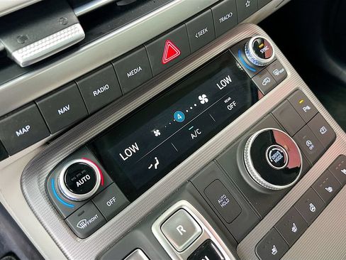 Used 2024 Hyundai Palisade Calligraphy FWD image 16
