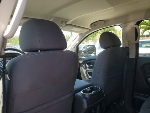 Certified 2024 Nissan Titan SV w/ SV Convenience Package image 13