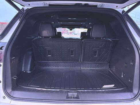 Used 2023 Chevrolet Traverse High Country w/ LPO, Floor Liner Package image 27