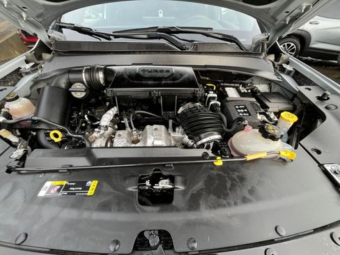 Used 2025 Jeep Compass Limited image 33