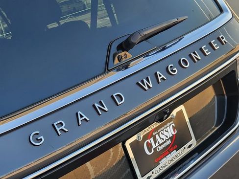 Used 2024 Jeep Grand Wagoneer L Series III AWD/4WD image 9