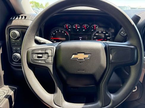 Used 2024 Chevrolet Silverado 2500 Custom AWD/4WD image 30