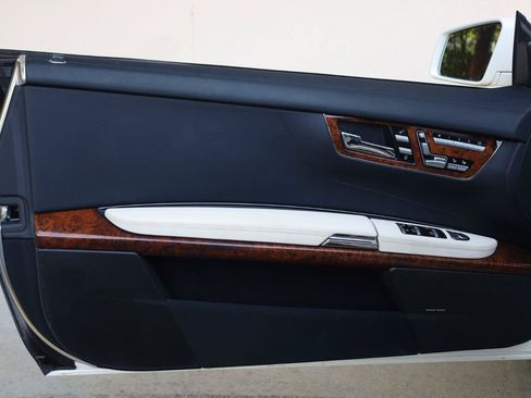 Used 2013 Mercedes-Benz CL 550 4MATIC image 12