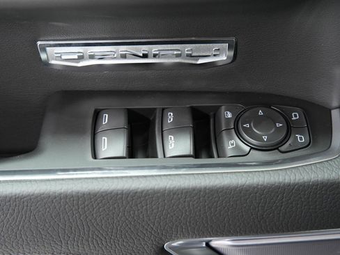 New 2026 GMC Sierra 1500 Denali w/ Denali Reserve Package image 27