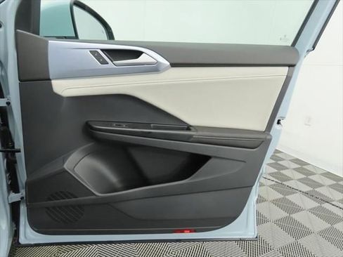 New 2026 Volkswagen Taos SE image 25