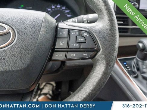 Used 2022 Toyota Sienna LE FWD image 16