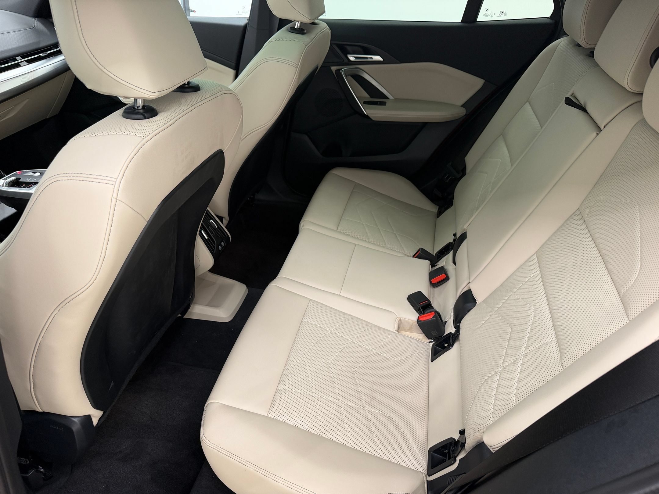 Used 2025 BMW X2 xDrive28i w/ Technology Package AWD/4WD image 23