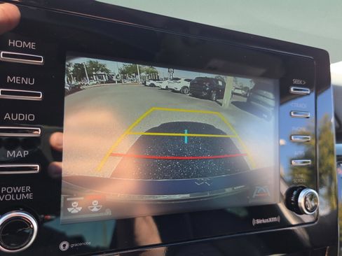 Used 2024 Toyota Camry SE image 19