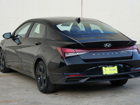 Used 2023 Hyundai Elantra SEL w/ Cargo Package FWD image 43