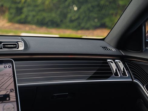 Used 2021 Mercedes-Benz S 580 4MATIC Sedan image 34