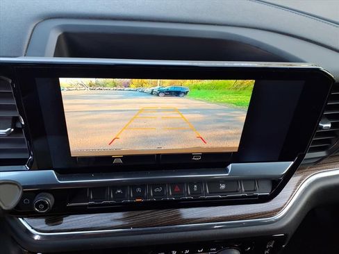 Used 2023 Chevrolet Silverado 1500 LT image 24