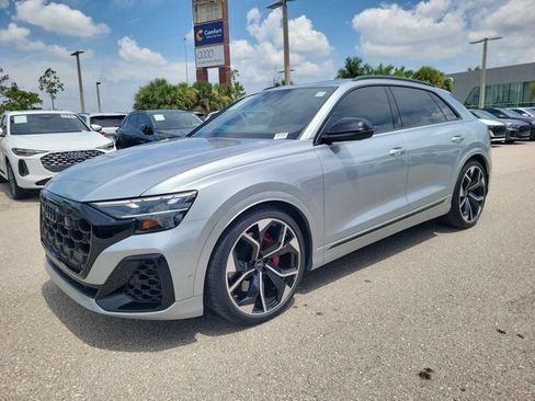 Certified 2025 Audi SQ8 Premium Plus AWD/4WD image 4