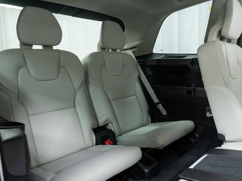 New 2026 Volvo XC90 B6 Ultra w/ Protection Package image 25