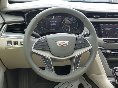 Used 2021 Cadillac XT5 Premium Luxury AWD/4WD image 12