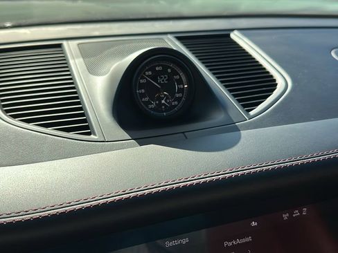 Used 2024 Porsche Macan Turbo image 17