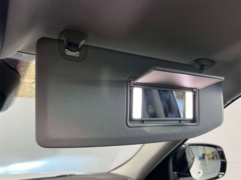 Used 2023 Jeep Grand Cherokee L Limited image 34