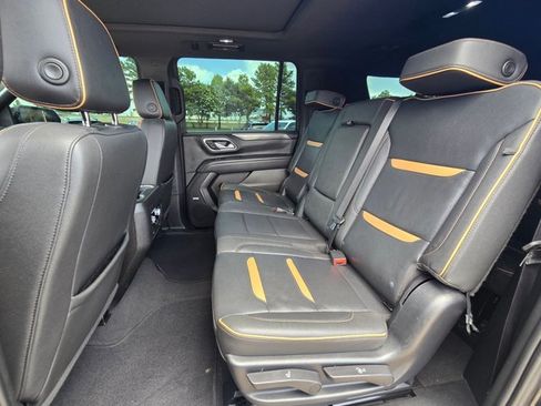 Used 2023 GMC Yukon XL AT4 w/ Technology Package AWD/4WD image 18