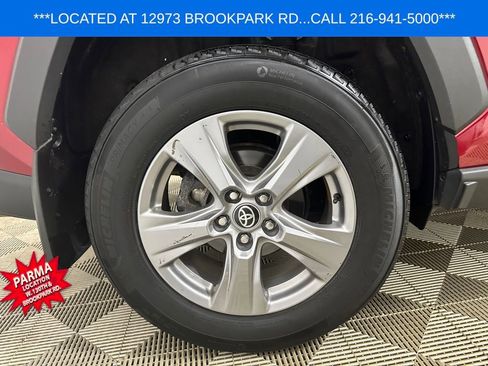 Used 2024 Toyota RAV4 XLE w/ Convenience Package image 28