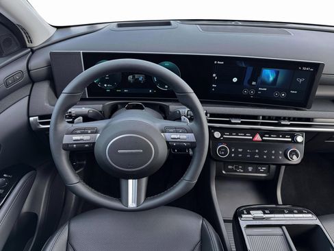 New 2026 Hyundai Tucson Limited image 17