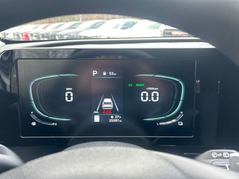 Used 2023 Kia Sportage LX image 11