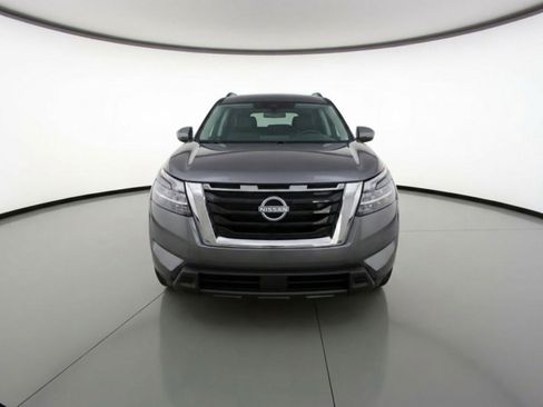 Used 2025 Nissan Pathfinder SV AWD/4WD image 2