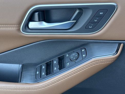 New 2026 Nissan Rogue Platinum AWD/4WD image 17