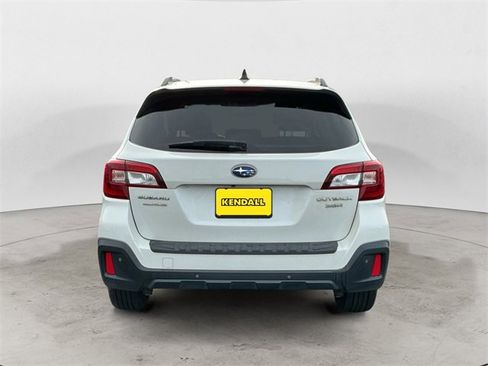 Used 2019 Subaru Outback 3.6R Touring image 4