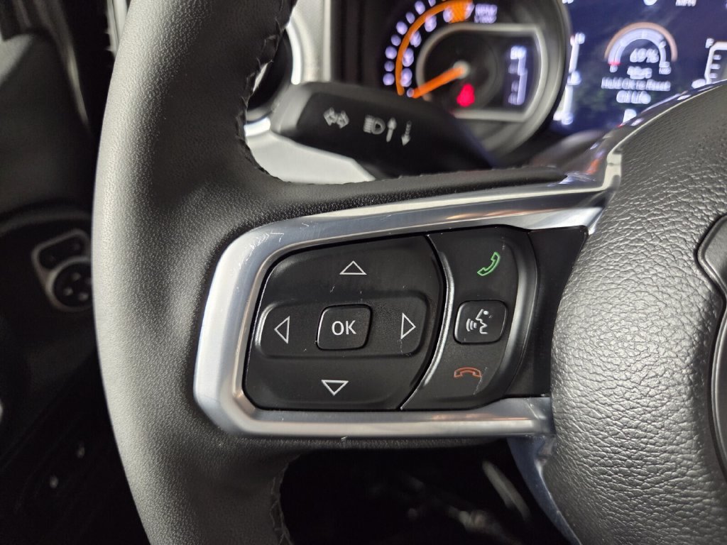 Used 2026 Jeep Wrangler Unlimited Sahara AWD/4WD image 17