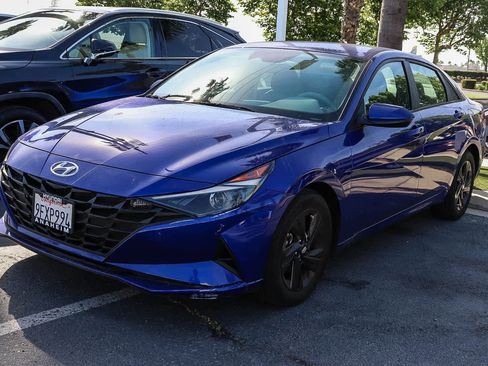 Used 2023 Hyundai Elantra SEL image 7