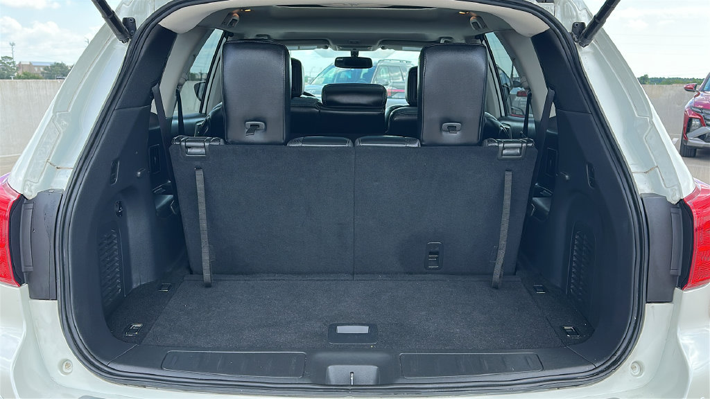 Used 2017 Nissan Pathfinder Platinum w/ Family Entertainment Package FWD image 41