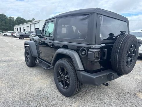 Used 2025 Jeep Wrangler Sport AWD/4WD image 3