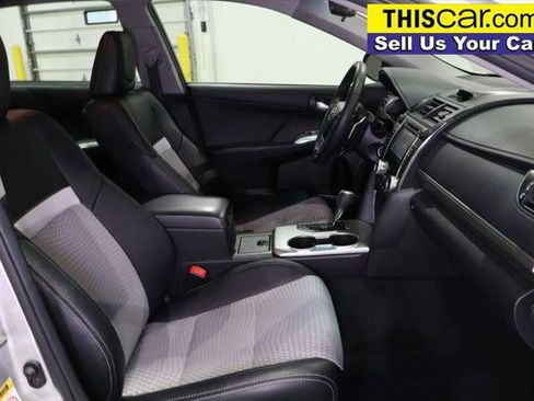 Used 2014 Toyota Camry SE image 22