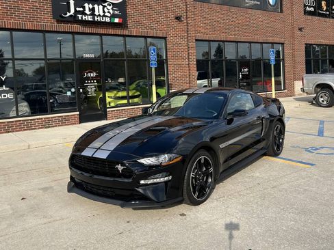 Used 2019 Ford Mustang GT Premium w/ Equipment Group 401A image 2