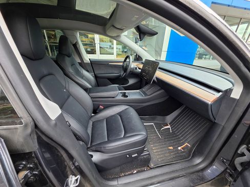 Used 2024 Tesla Model Y Long Range AWD/4WD image 15