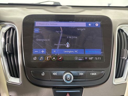 Used 2022 Chevrolet Malibu Premier FWD image 21