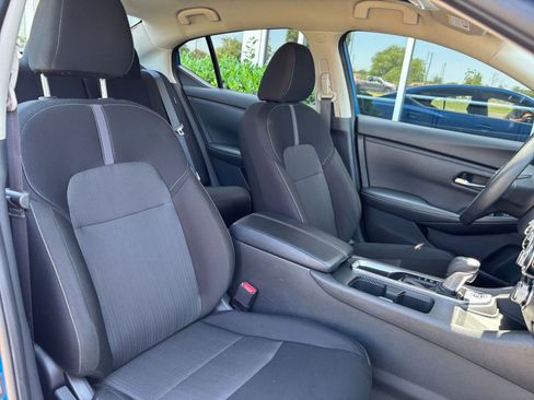 Used 2025 Nissan Sentra SV FWD image 34