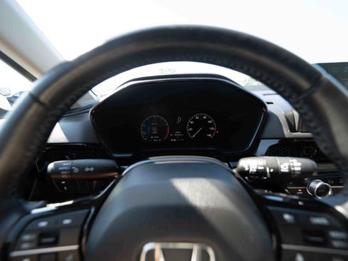 Used 2025 Honda CR-V EX-L image 15