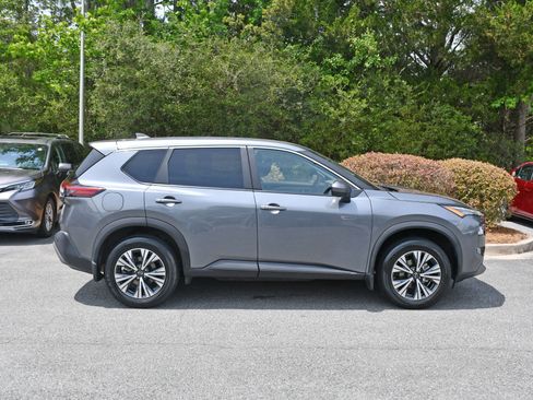 Used 2023 Nissan Rogue SV FWD image 5
