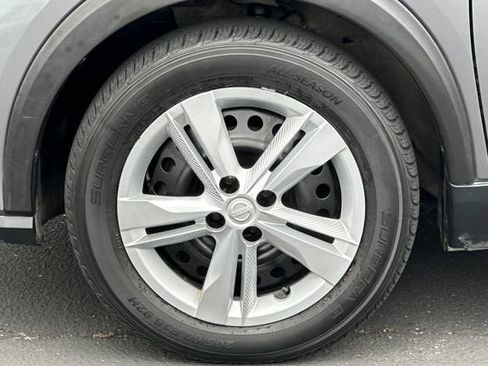 Used 2021 Nissan Kicks S FWD image 29