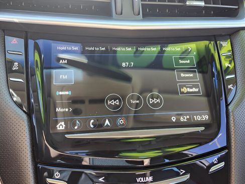 Used 2018 Cadillac XTS Luxury image 21