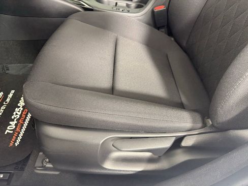Used 2024 Toyota Corolla LE FWD image 11